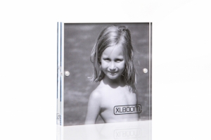 ACRYLIC MAGNETIC FRAME 18 x 18 CLEAR