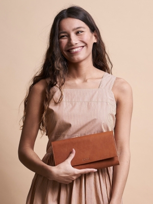 KIRSTY CLUTCH - STROMBOLI  COGNAC
