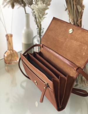 KIRSTY CLUTCH - STROMBOLI  COGNAC