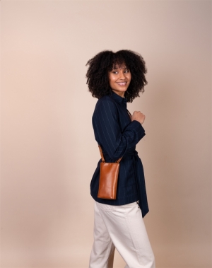CHARLIE PHONE BAG - CLASSIC  LEATHER COGNAC