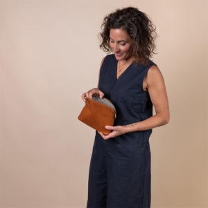 COSMETIC BAG - COGNAC - CLASSIC LEATHER BRUIN
