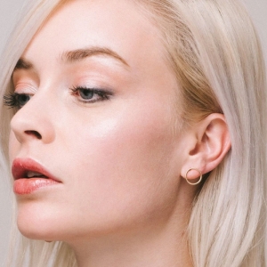 SMALL CIRCLE EARRINGS GOUD