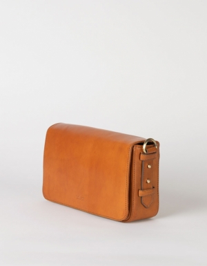 GINA BAGUETTE - COGNAC CLASSIC LEATHER CoGNAC