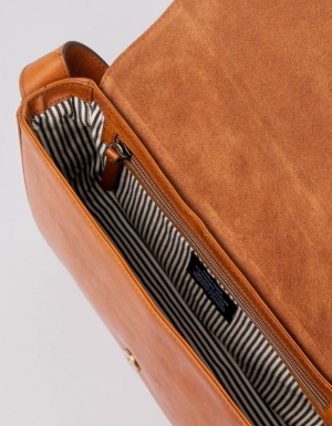 GINA BAGUETTE - COGNAC CLASSIC LEATHER CoGNAC