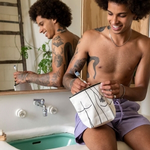 KLEINE MAKE-UP TAS NAKED COUPLE  