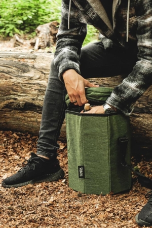 LIVING TO SIT TO COOL - KOELTAS GROEN