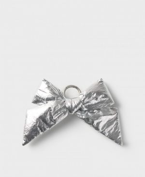 SILVER BOW CHARM 