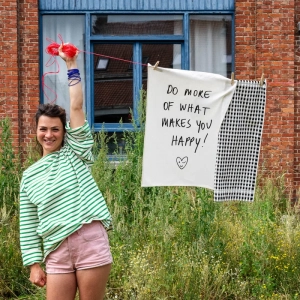 THEEDOEKEN TERRY - SET VAN 2 STUKS - DO MORE OF WHAT MAKES YOU HAPPY 