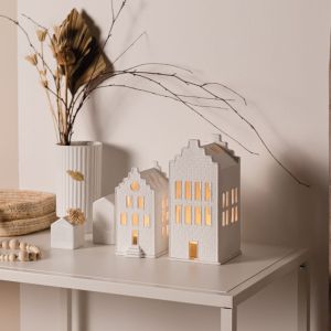 LITTLE BRICK HOUSE 