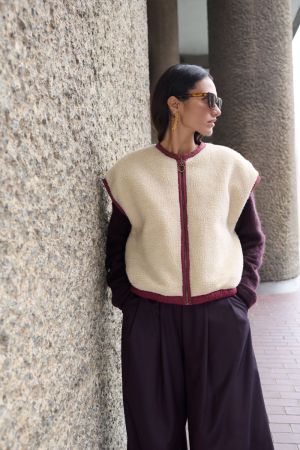 GIO SLEEVLESS JACKET WINE