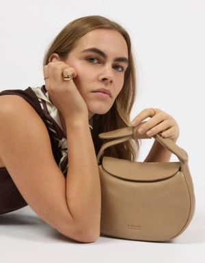 COCO CROISSANT - SAND SOFT GRAIN LEATHER SAND