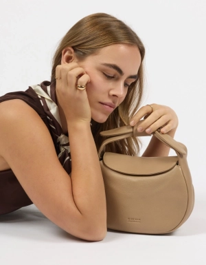 COCO CROISSANT - SAND SOFT GRAIN LEATHER SAND