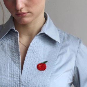 RODE APPEL BROCHE ROOD