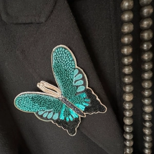 HANDGEMAAKTE VLINDER BROCHE 